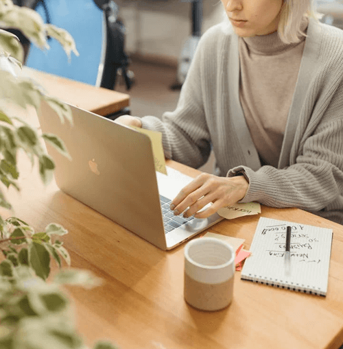 NextChain AI ilustrația echipei de suport